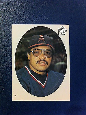 MLB REGGIE JACKSON,TOPPS #5 STICKER, 1983, CALIFORNIA ANGELS, NM-MINT